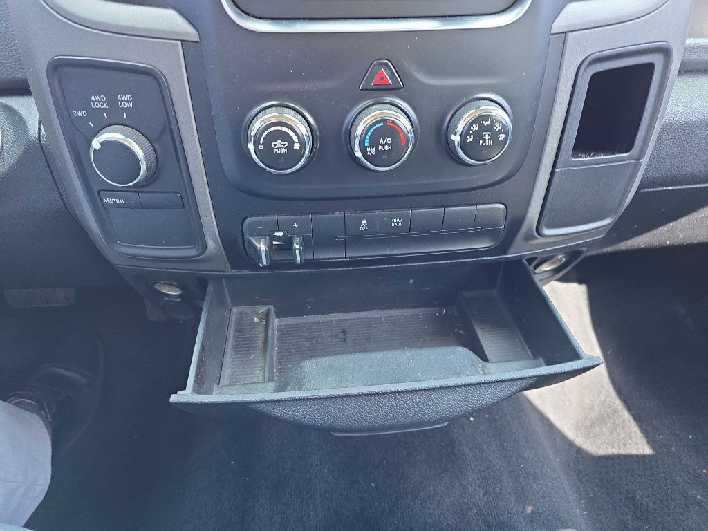 2015 RAM 1500 Image 38