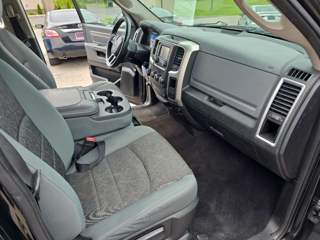 2014 RAM 1500 Image 25