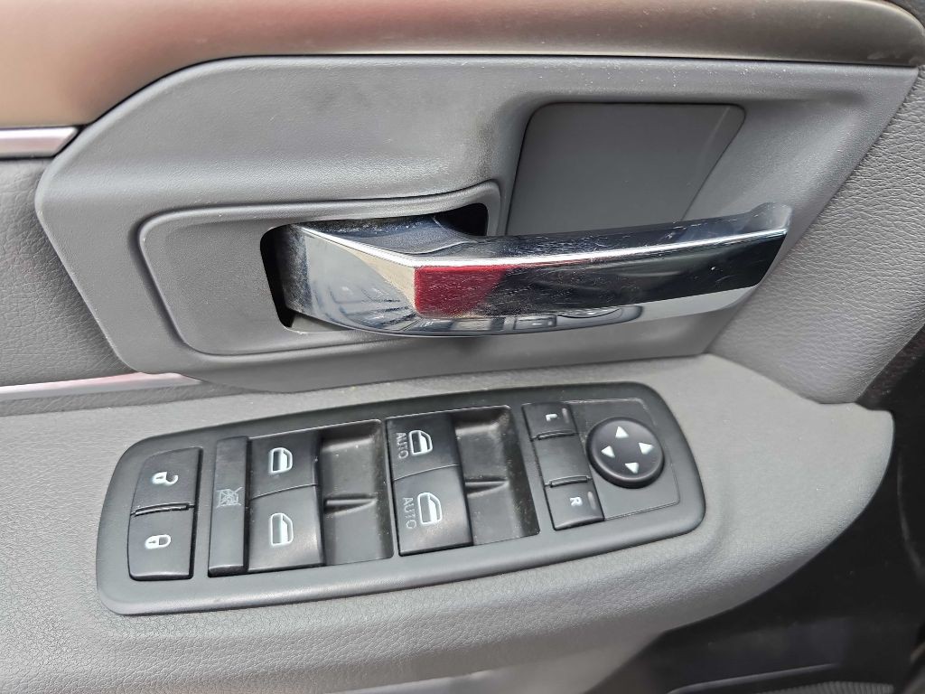 2014 RAM 1500 Image 32