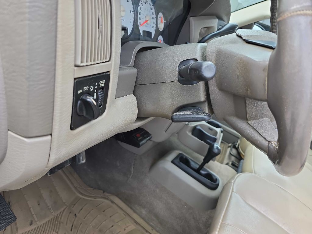 2005 Dodge Ram 2500 Image 32