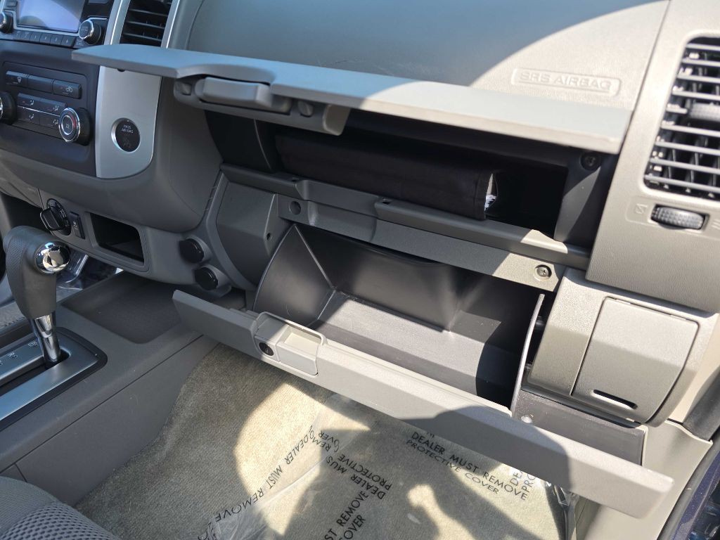 2016 Nissan Frontier Image 25