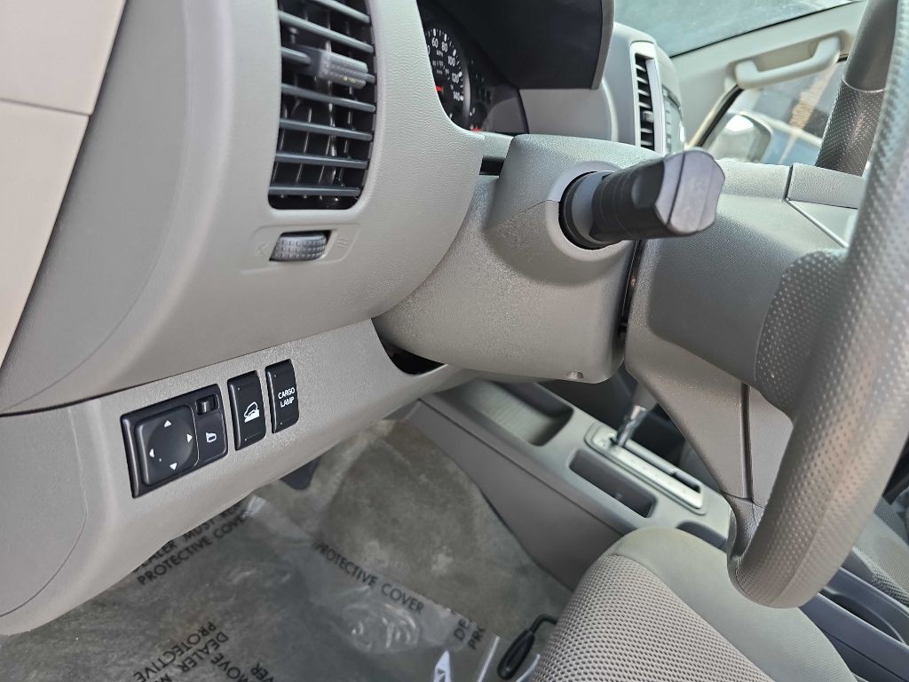 2016 Nissan Frontier Image 33