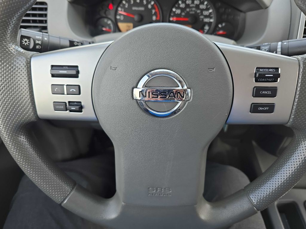 2016 Nissan Frontier Image 37