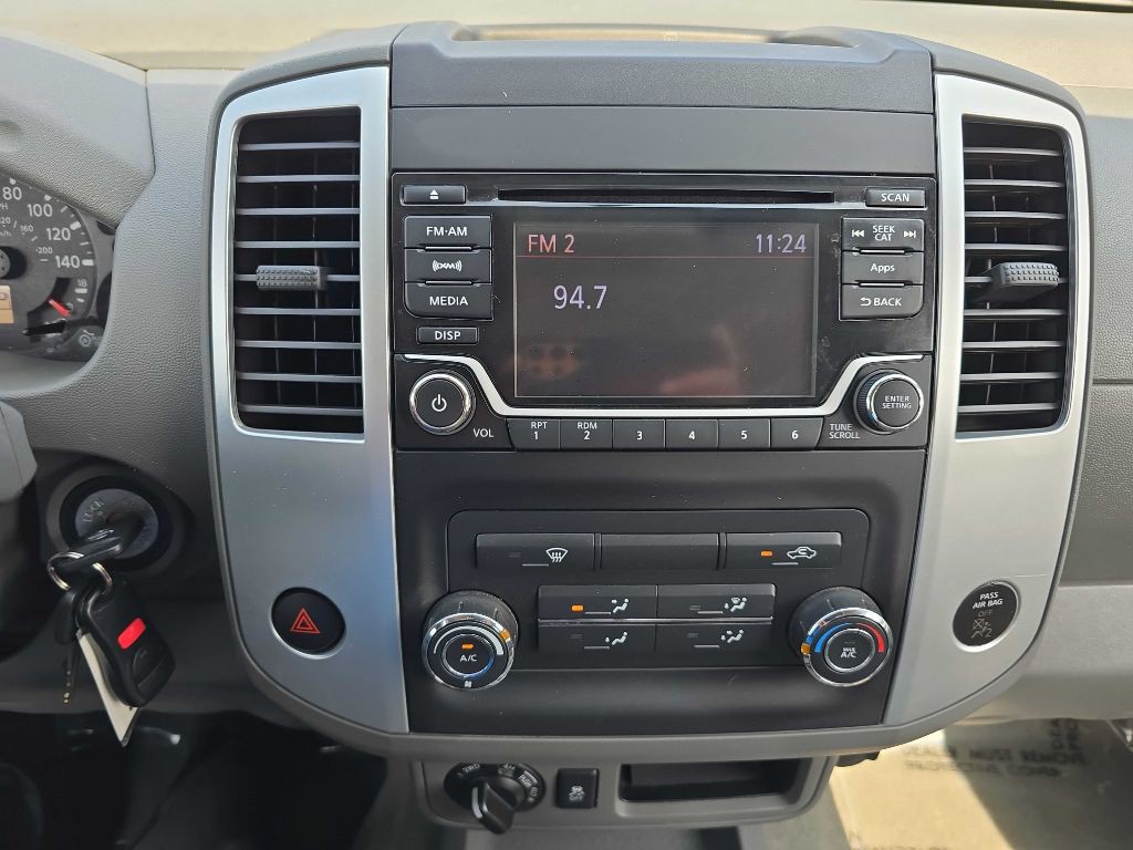 2016 Nissan Frontier Image 40