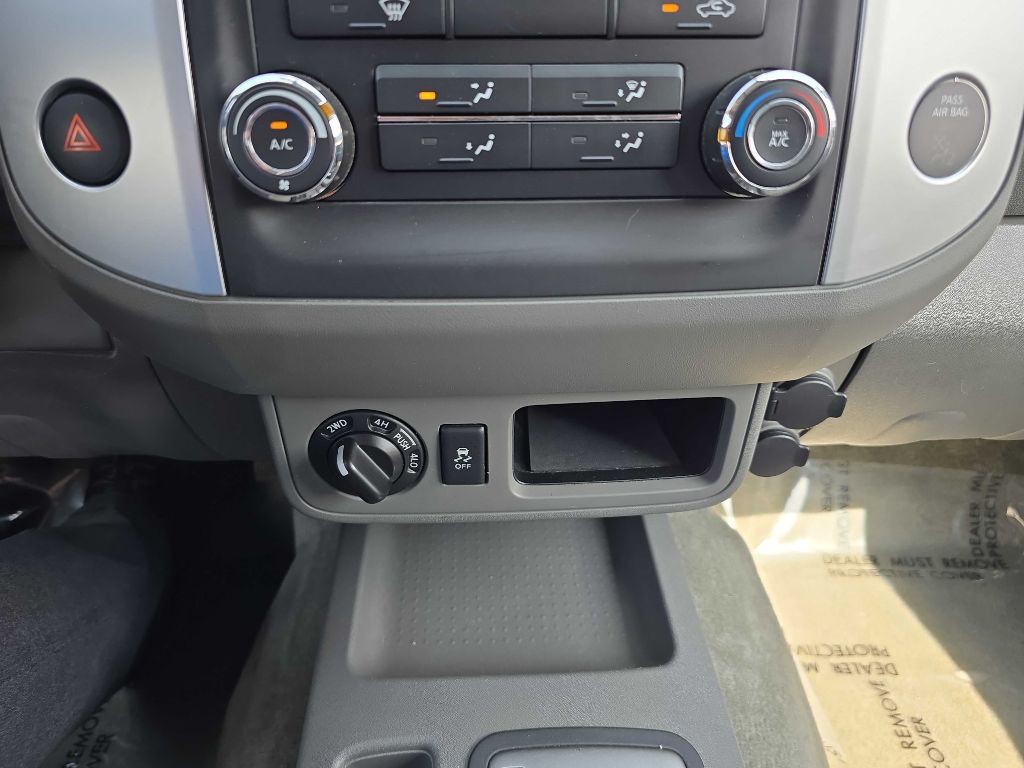 2016 Nissan Frontier Image 43