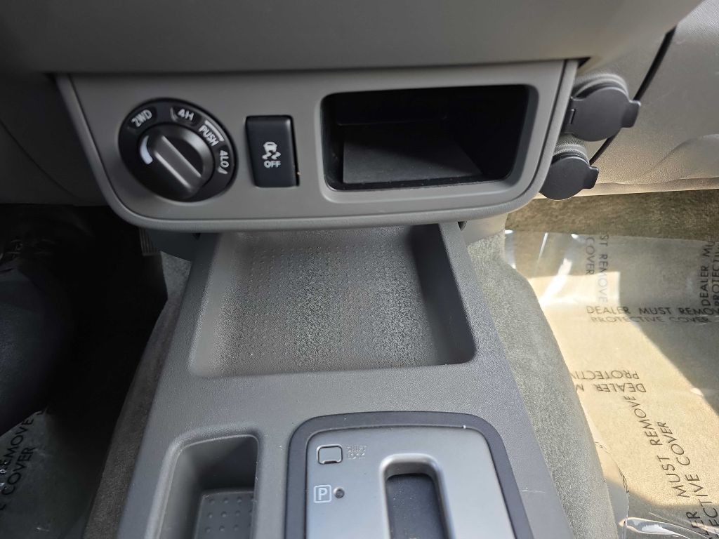 2016 Nissan Frontier Image 44