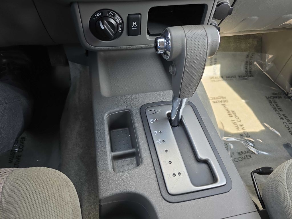 2016 Nissan Frontier Image 45