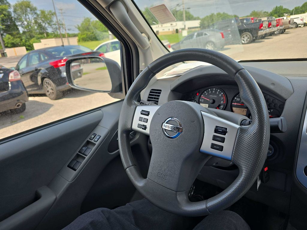 2016 Nissan Frontier Image 52