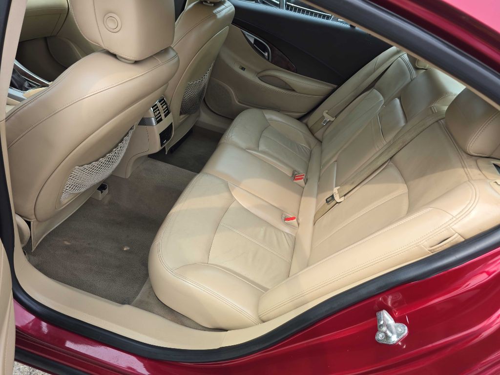 2011 Buick Lacrosse Image 24