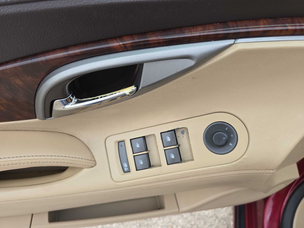 2011 Buick Lacrosse Image 27