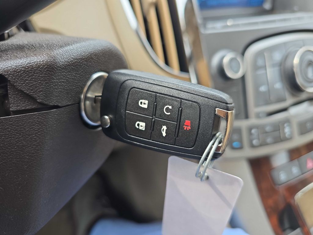 2011 Buick Lacrosse Image 33