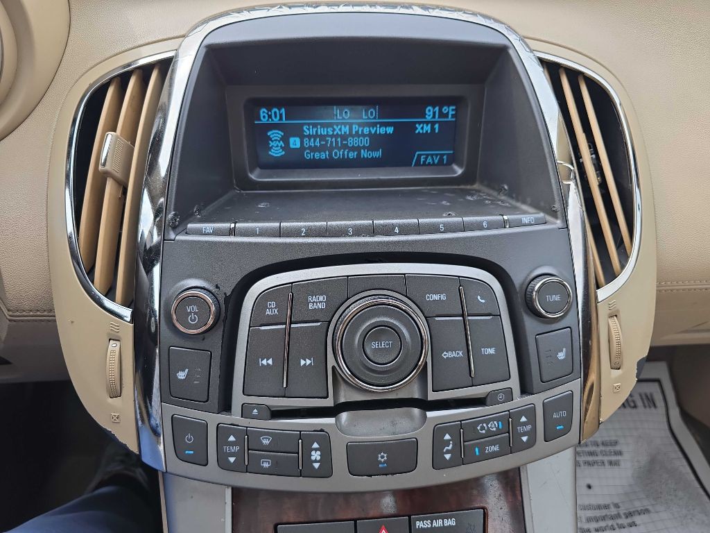 2011 Buick Lacrosse Image 38