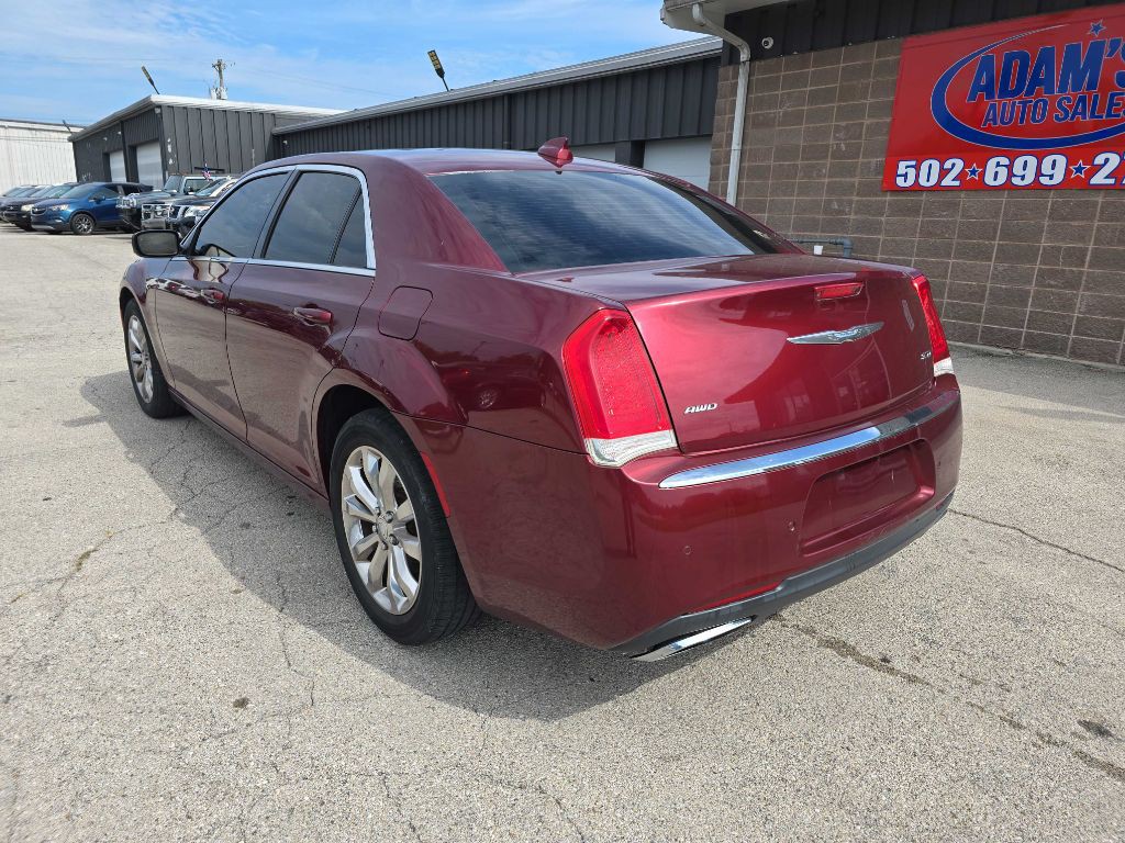 2016 Chrysler 300 Image 4