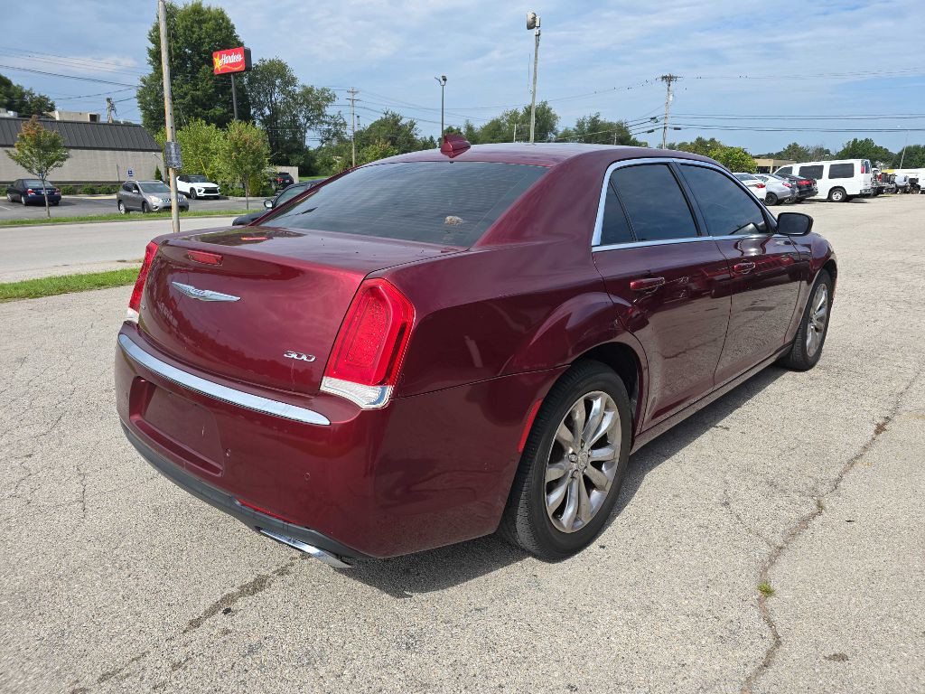 2016 Chrysler 300 Image 5