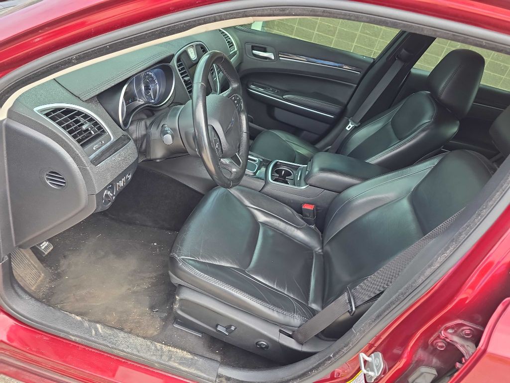 2016 Chrysler 300 Image 22