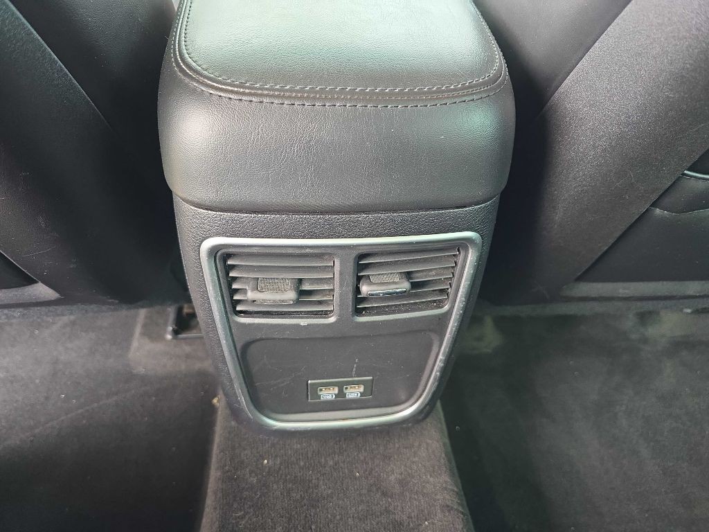 2016 Chrysler 300 Image 29