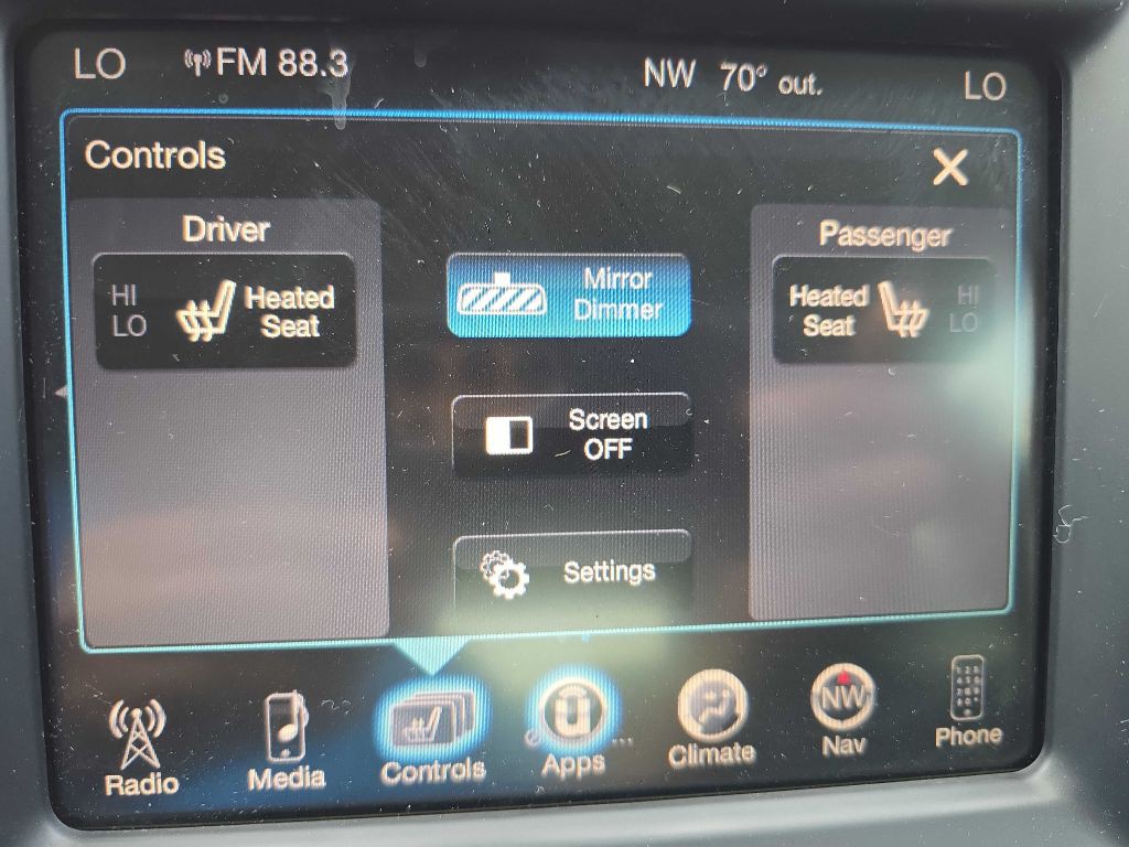 2016 Chrysler 300 Image 44
