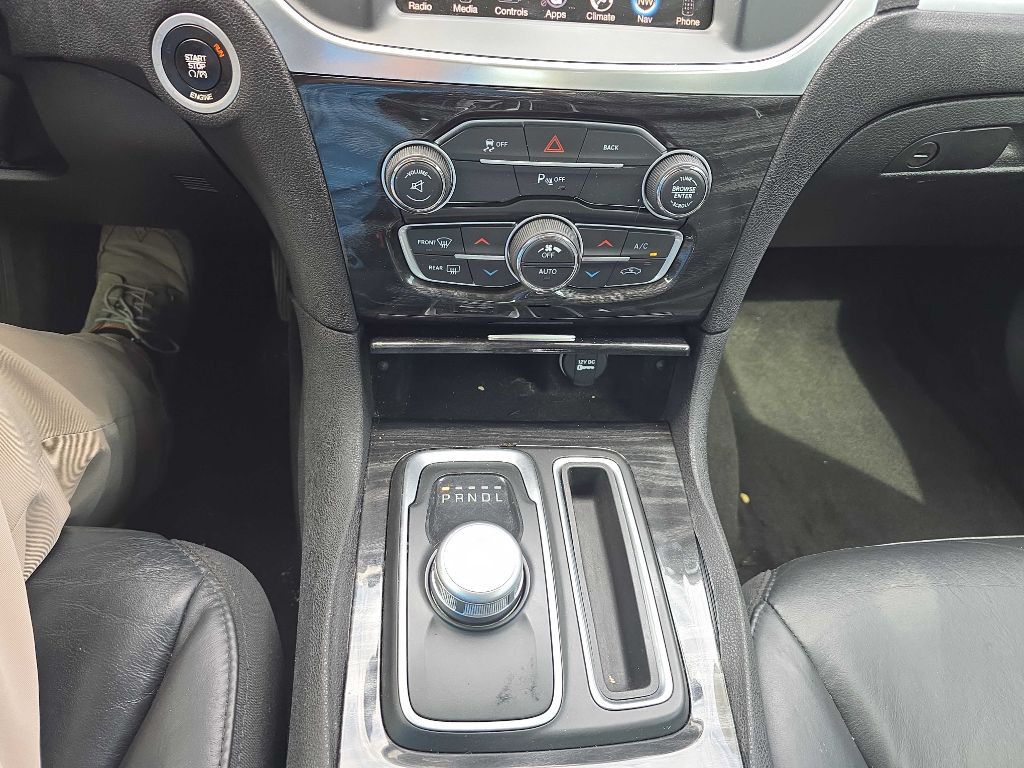2016 Chrysler 300 Image 49