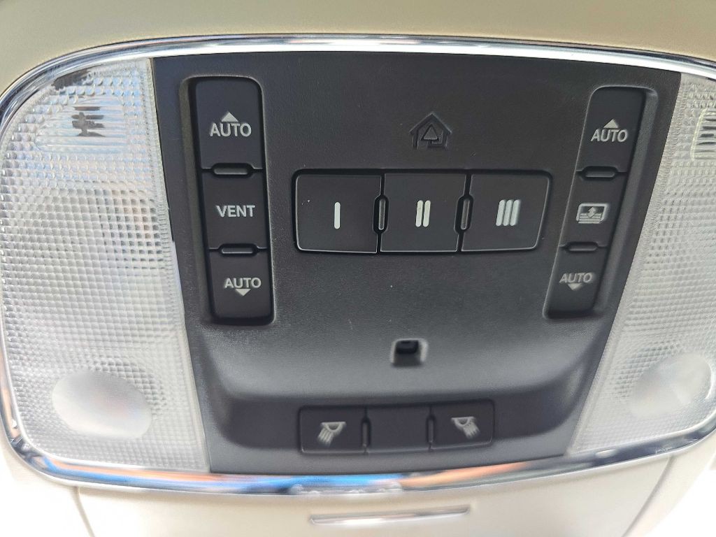 2016 Chrysler 300 Image 51