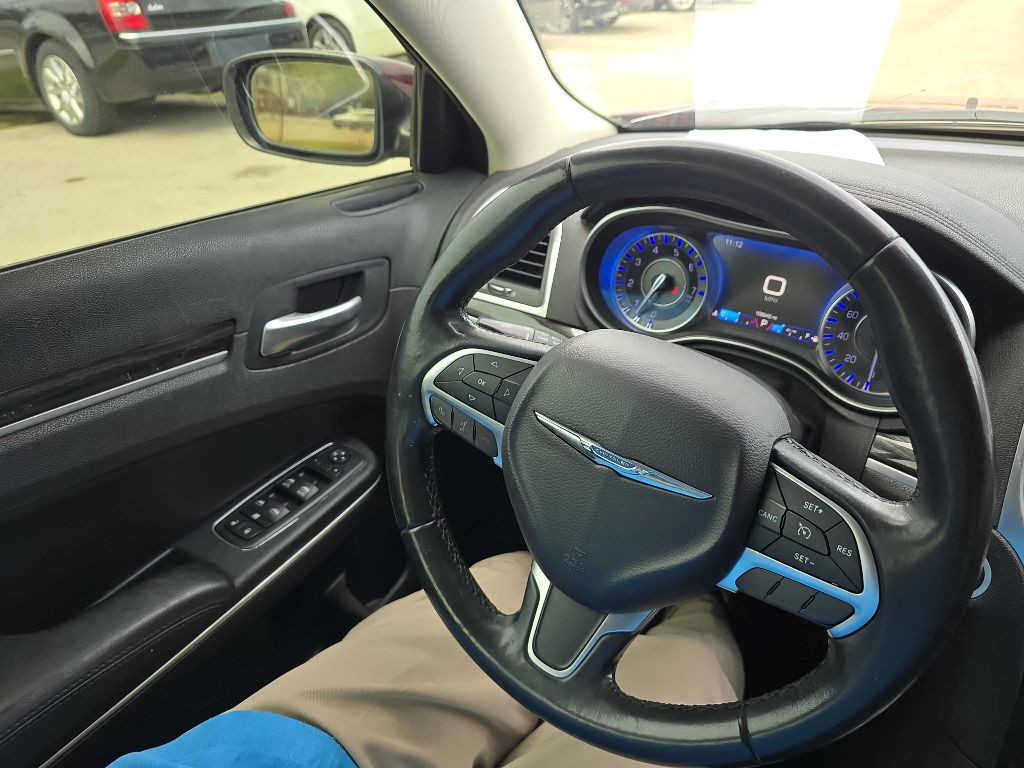 2016 Chrysler 300 Image 55