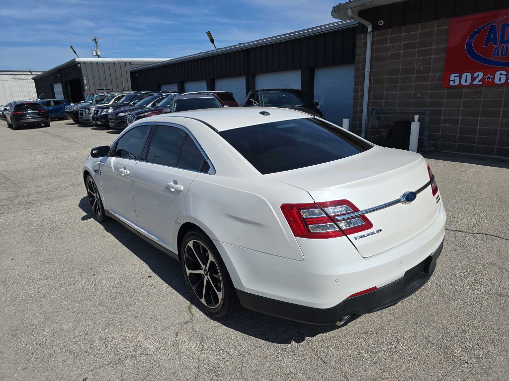 2015 Ford Taurus Image 8