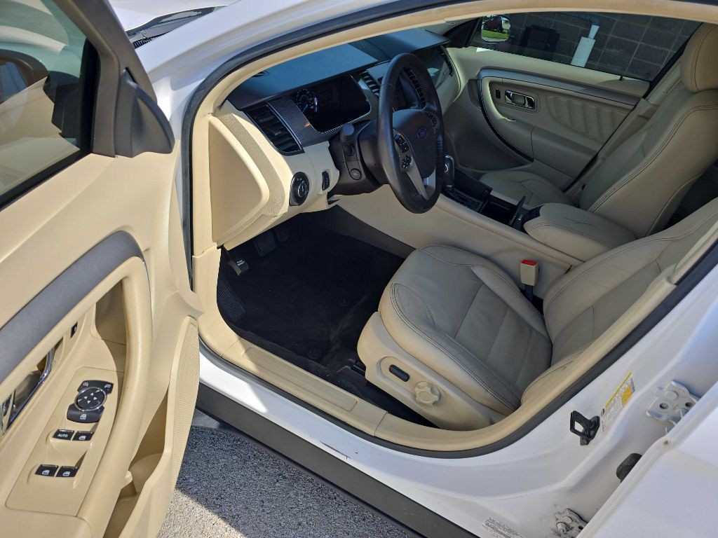 2015 Ford Taurus Image 27