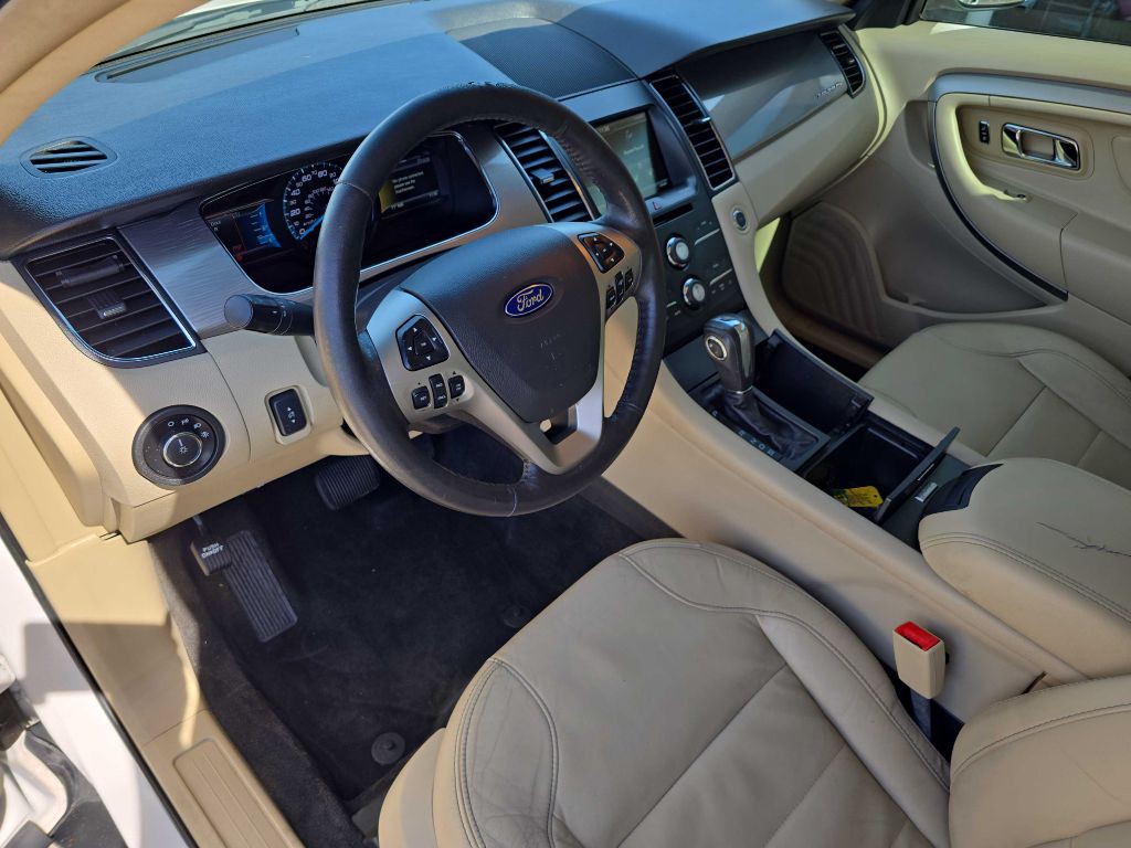 2015 Ford Taurus Image 28