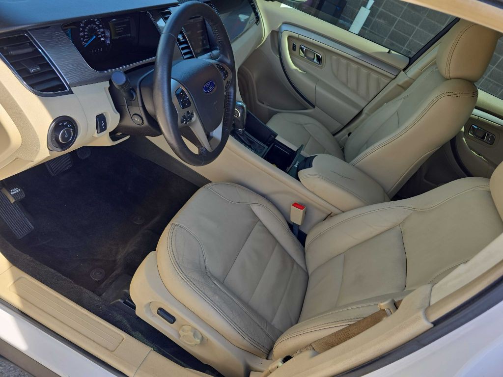 2015 Ford Taurus Image 29