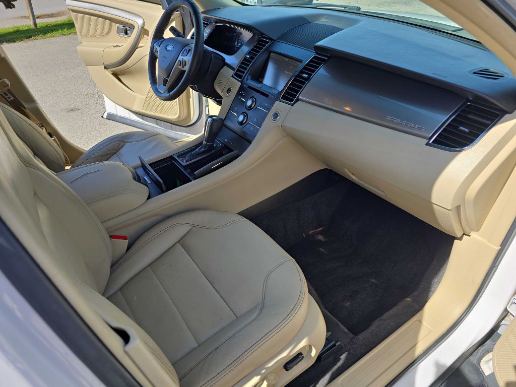 2015 Ford Taurus Image 30