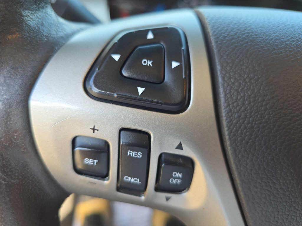 2015 Ford Taurus Image 40