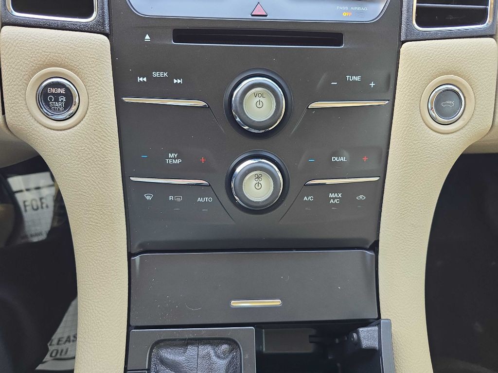 2015 Ford Taurus Image 49