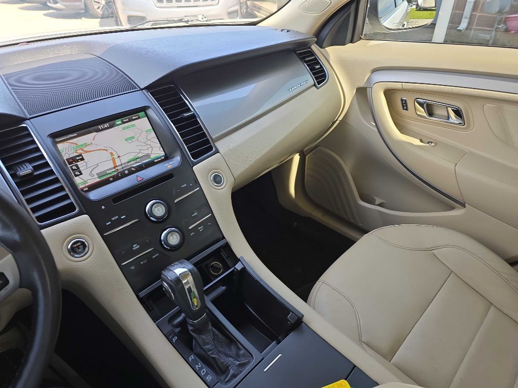 2015 Ford Taurus Image 56