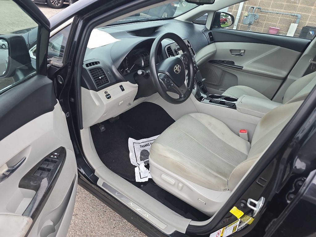 2013 Toyota Venza Image 17