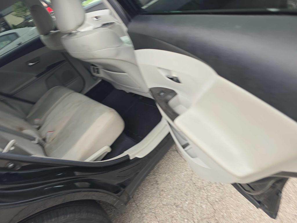 2013 Toyota Venza Image 21