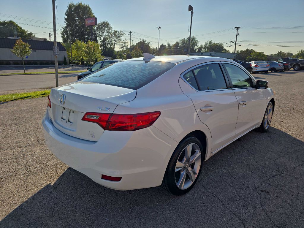 2013 Acura ILX Image 9