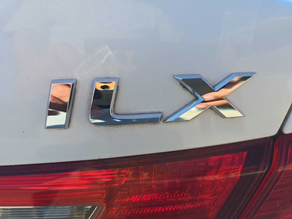 2013 Acura ILX Image 16