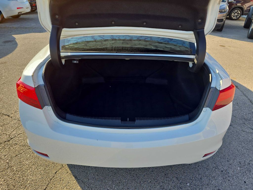 2013 Acura ILX Image 23