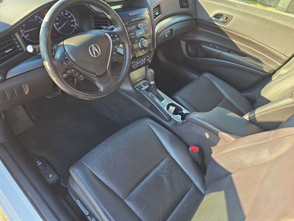 2013 Acura ILX Image 28