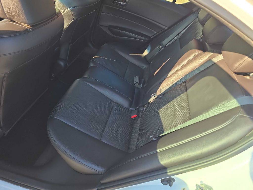 2013 Acura ILX Image 33