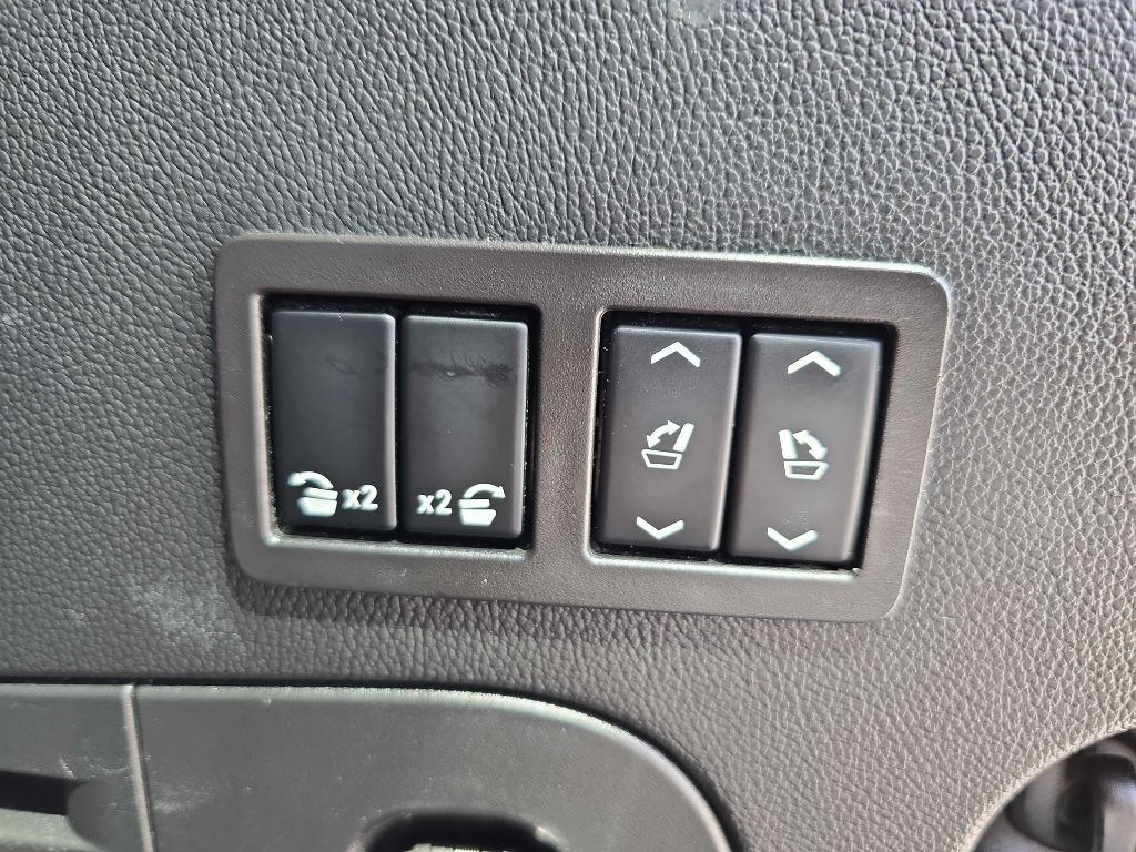 2020 GMC Yukon Image 32