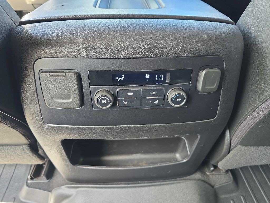 2020 GMC Yukon Image 35