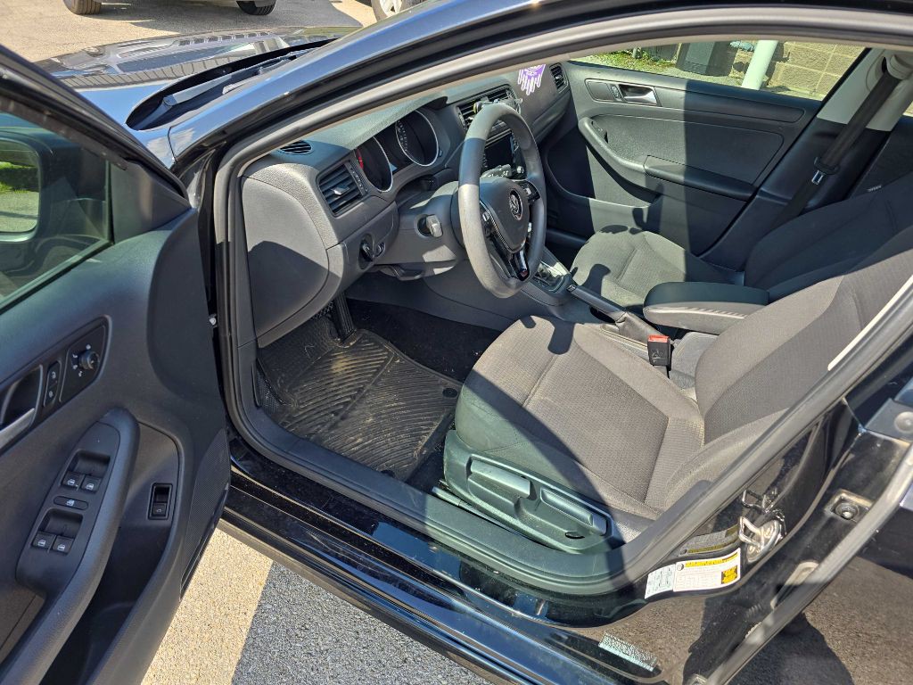 2016 Volkswagen Jetta Image 16