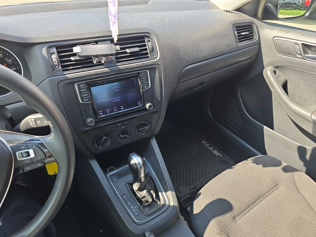 2016 Volkswagen Jetta Image 33