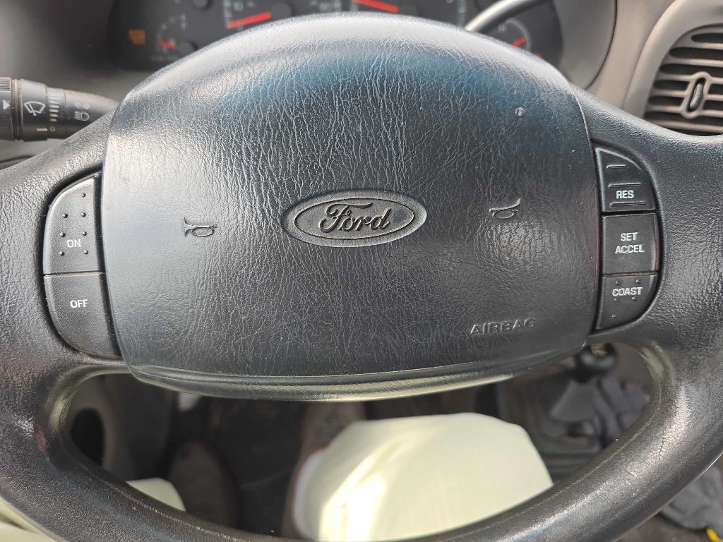 1999 Ford F-150 Image 34