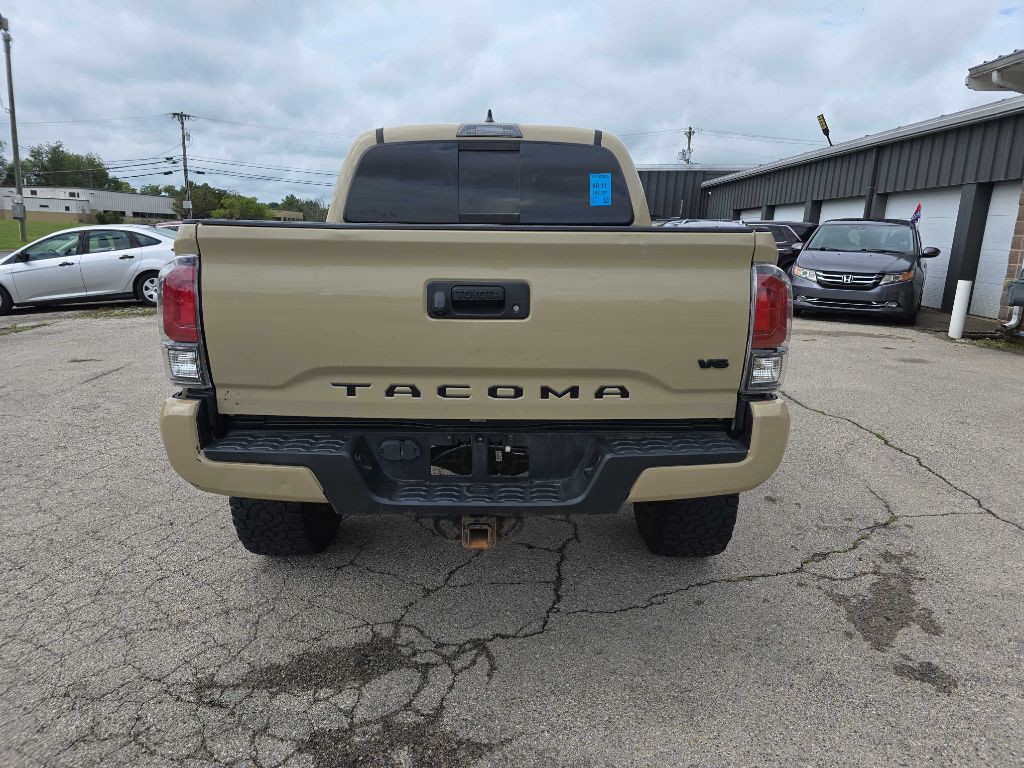 2019 Toyota Tacoma Image 10