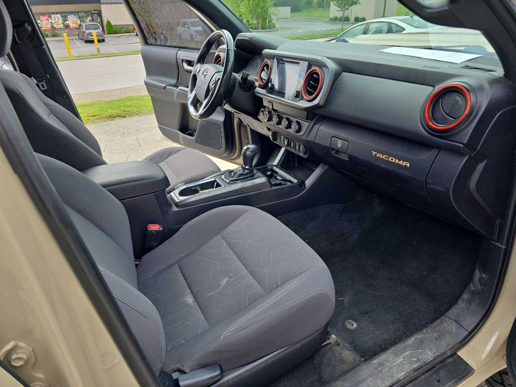 2019 Toyota Tacoma Image 26