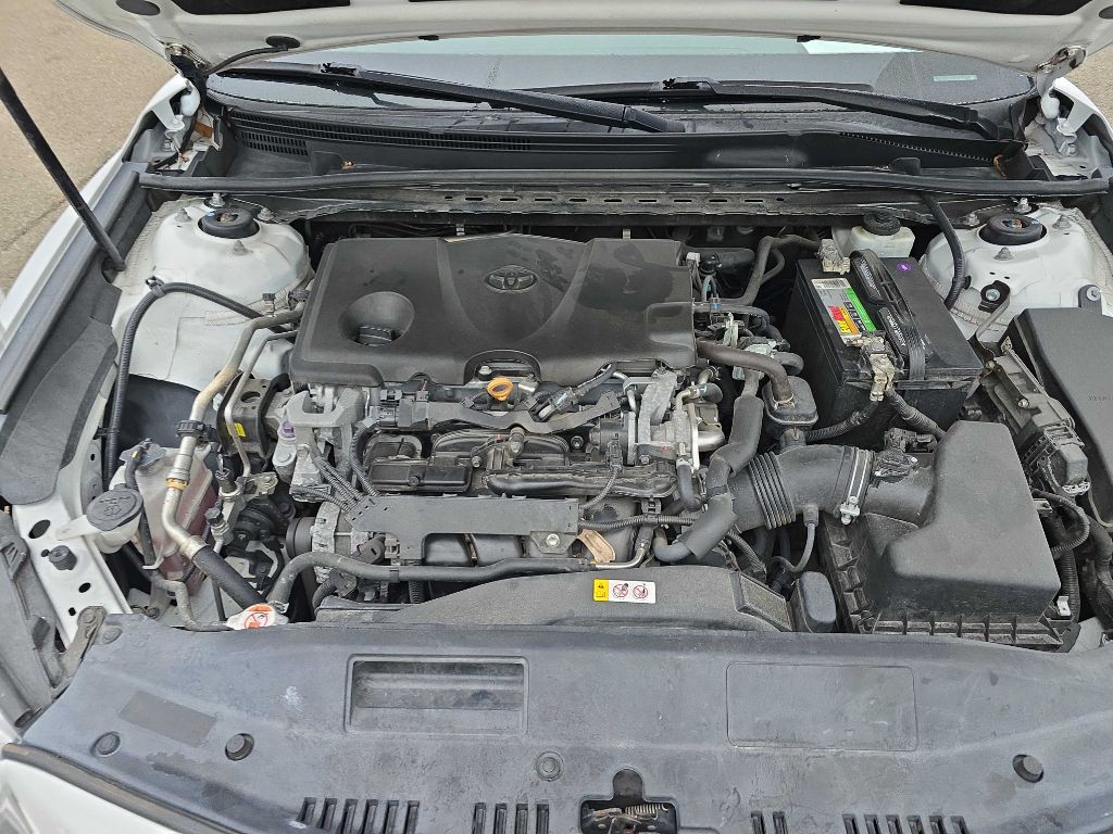 2018 Toyota Camry Image 17