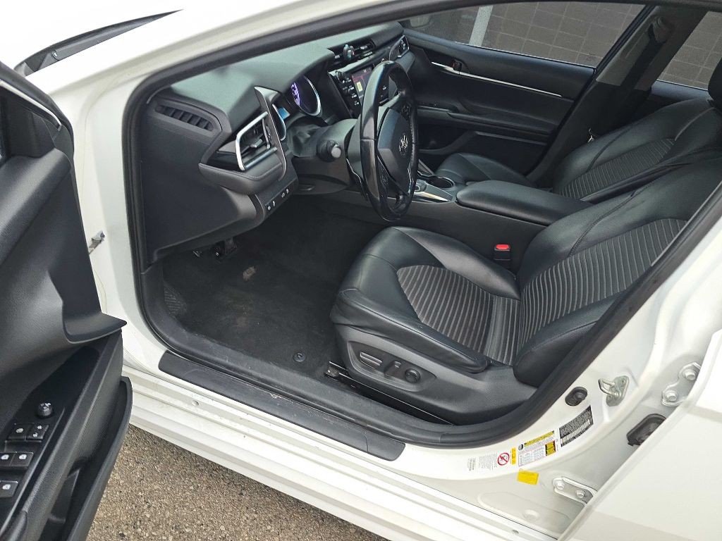 2018 Toyota Camry Image 18