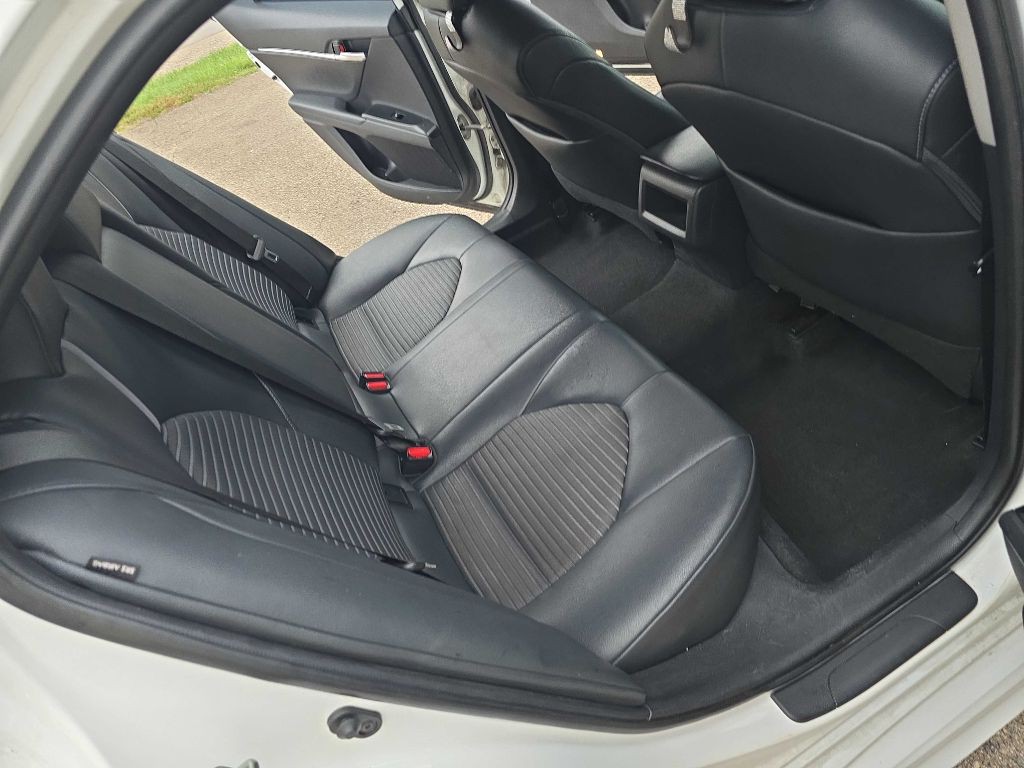 2018 Toyota Camry Image 24