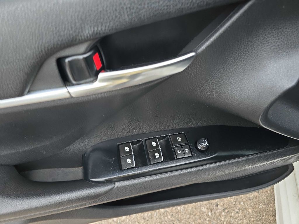 2018 Toyota Camry Image 27